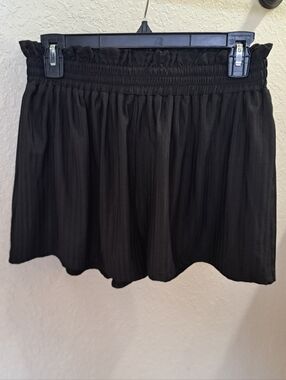 Women's HYFVE Black Ribbed Flowy Shorts Size Medium